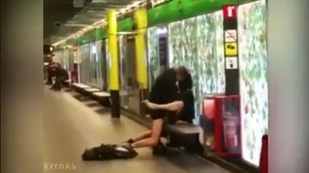 Sexo en el metro de Barcelona