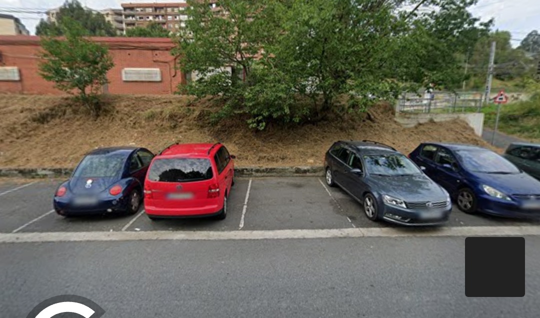 Cerca de la gasolinera - Basauri